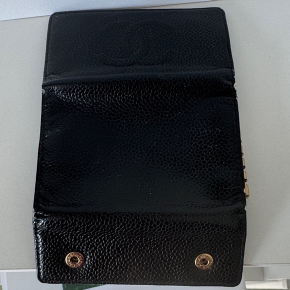 CHANEL CC Vintage Caviar Leather 6
Ring Key Case Authentic - Picture 9 of 9
